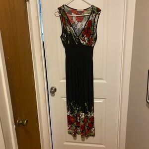 Jon & Anna Black and Red Sleeveless V-Neck Sheath Dress